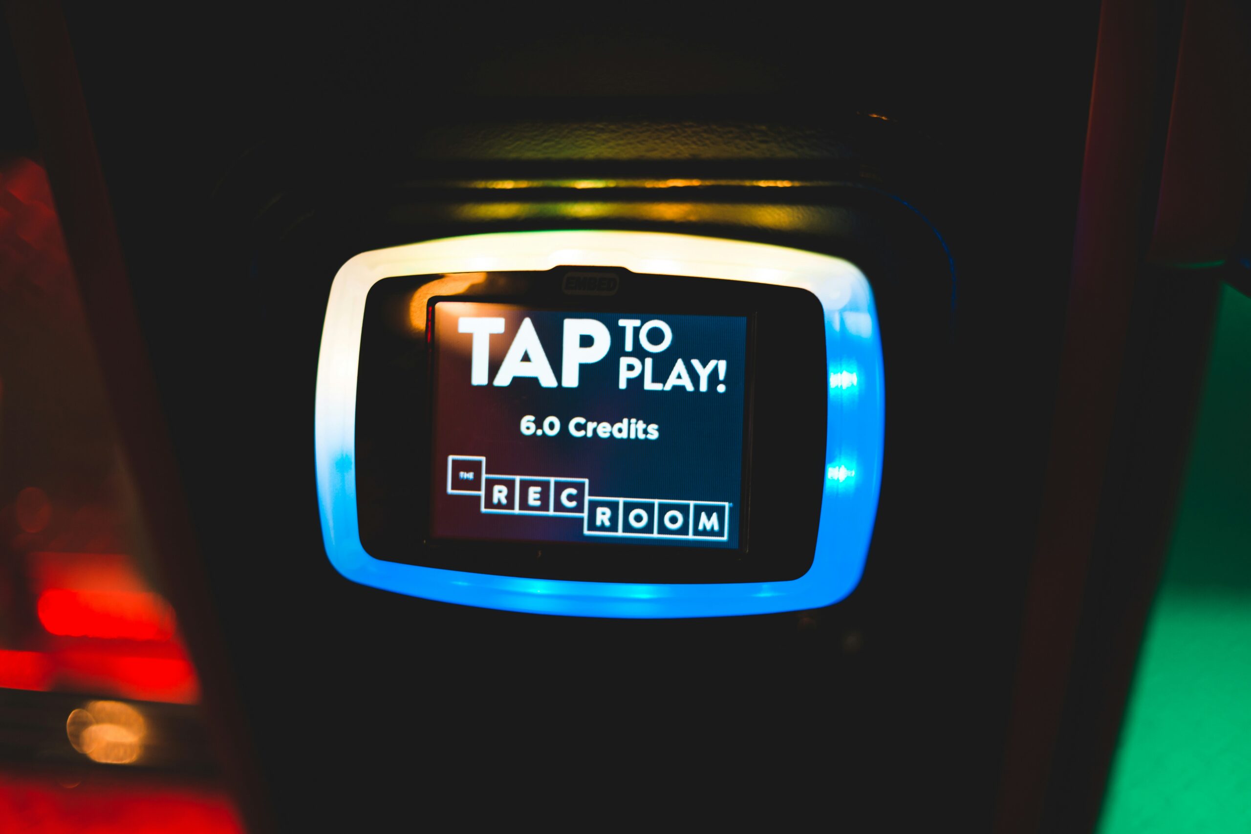 Arcade game screen with 'Tap to Play' prompt.